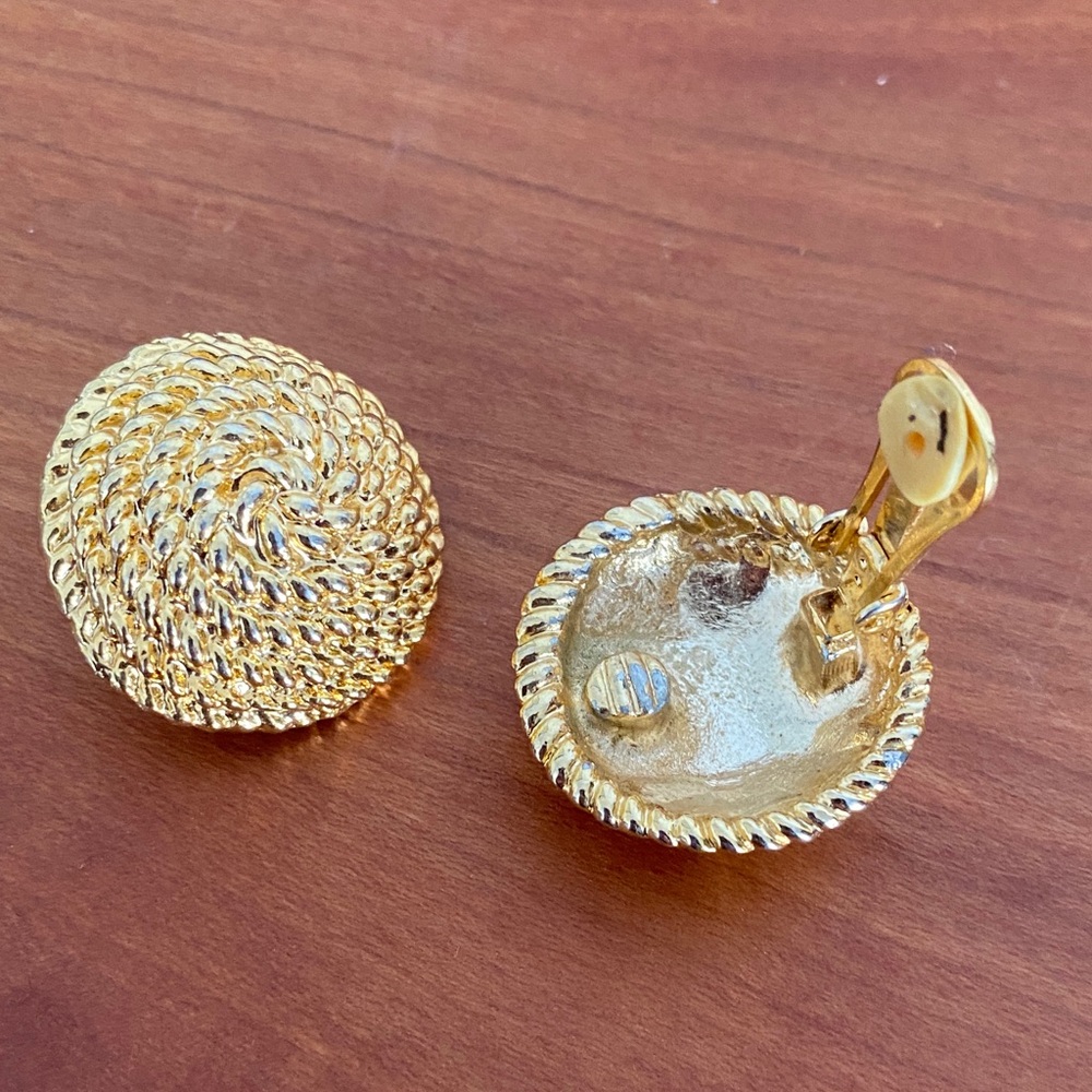 Vintage 80s Gold Toned Textured Clip Earrings